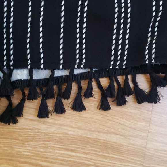 Shorts - Picture 3 of 4